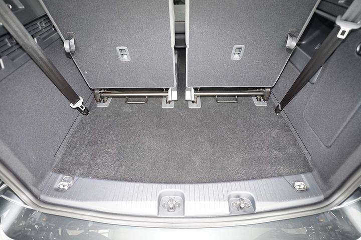 Actual product image ProPlus Boot tray for VW Caddy Maxi from 2020 until today (5 and 7-seater) behind the 2nd row of seats