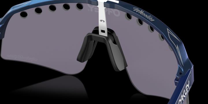Image du produit Oakley Sutro Lite Sweep (Blue Colorshift, Grey)