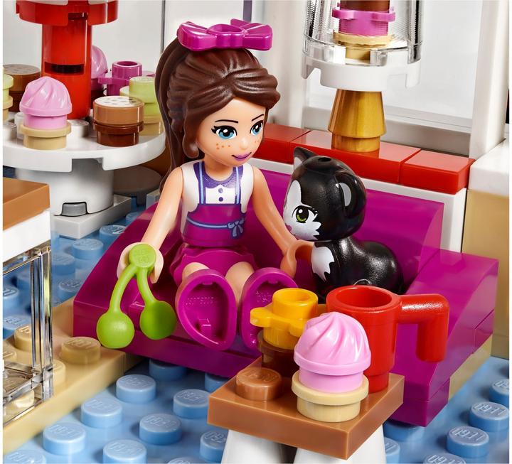 Actual product image LEGO Heartlake Cupcake Café (41119, LEGO Friends)