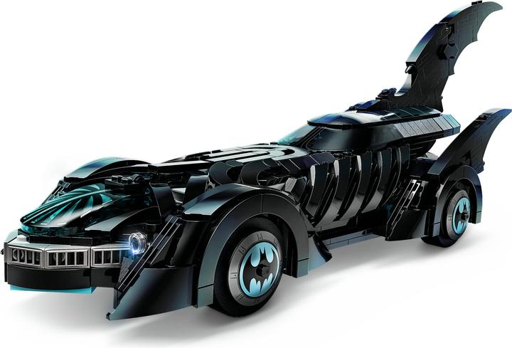 Actual product image LEGO 76304 Confidential (76304, LEGO DC)