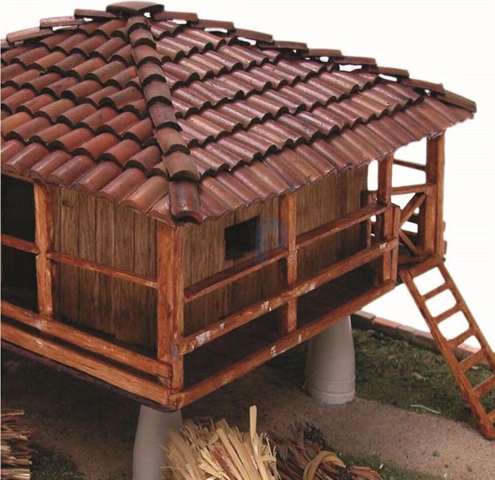 Actual product image Block Cuit. 3D ceramic model kit - Asturian «Hórreo» granary (33 x 14 x 26 cm)