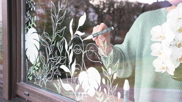 Actual product image Kreul Chalk Marker Chalky, Medium, Set of 4 Window Decoration (Cozy Red, Rosemary Green, Snow White, nordic blue, 4 mm, 4 x)