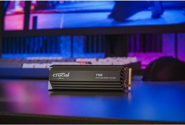 Produktbild Crucial T705 mit Kühlkörper (1000 GB, M.2 2280)