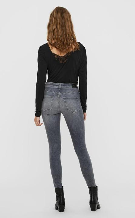 Image du produit Vero Moda Jeans VMLux taille normale et coupe étroite (30)