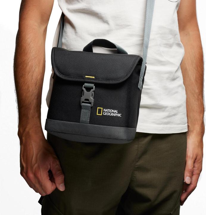 Actual product image National Geographic Camera Bag Small Black (Camera shoulder bag, 4.56 l)