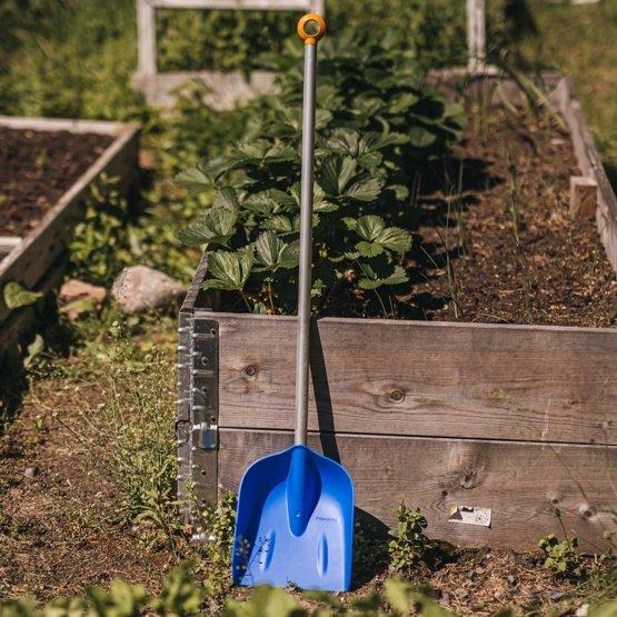Actual product image Fiskars Kids shovel blue 138180