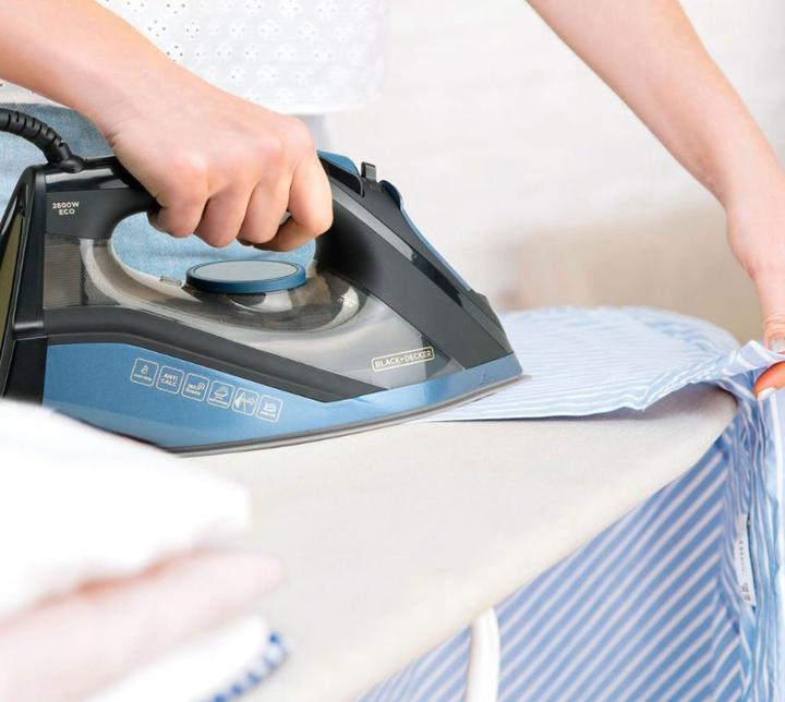 Actual product image Black & Decker Iron Black+Decker BXIR2801E (2800 W, 180 g/min)