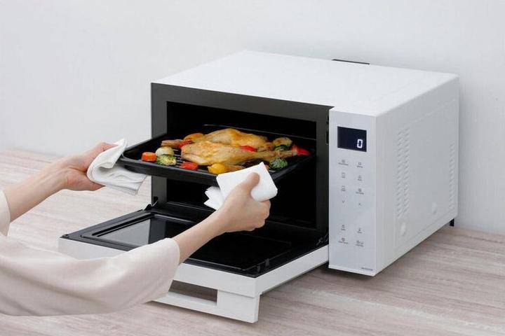 Produktbild Panasonic Microgolfoven Combi Nn-Df37pwe (23 l)