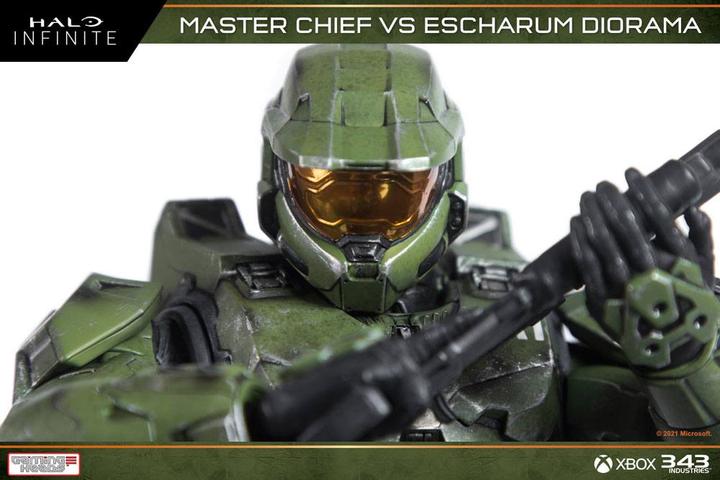 Actual product image Gaming Heads Halo: Infinite statuette 1/8 Master Chief vs. Escharum 31 cm