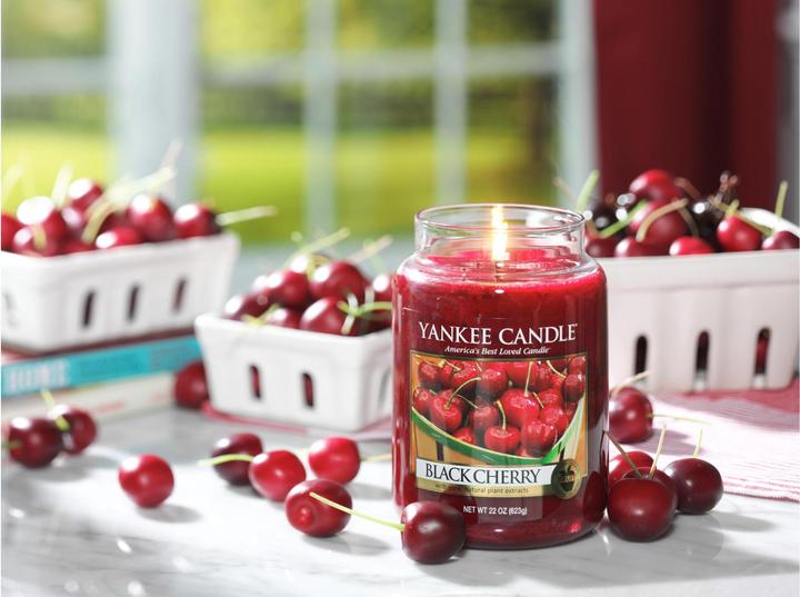 Actual product image Yankee Candle Black Cherry (104 g)