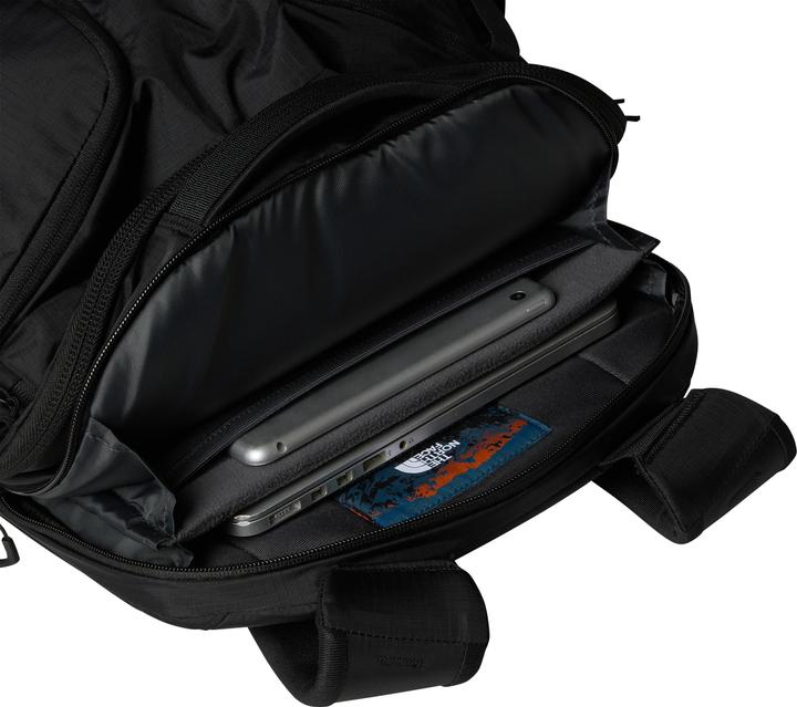 Actual product image North Face Surge (28 l)