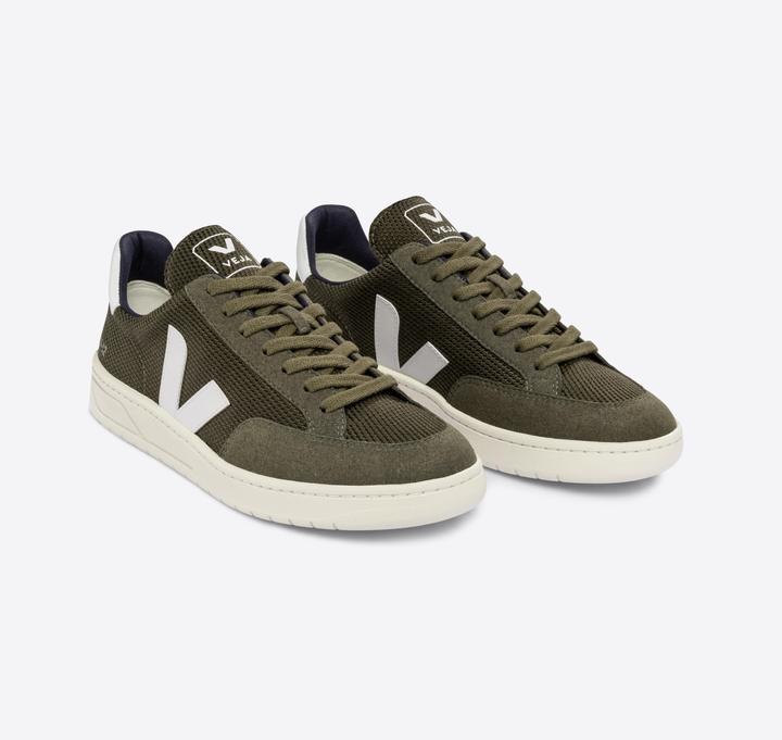 Actual product image Veja V-12 (40)