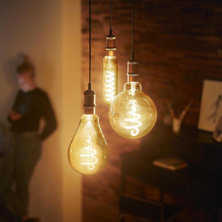 Actual product image Philips Amber (E27, 5.50 W, 470 lm, 1 x, E)