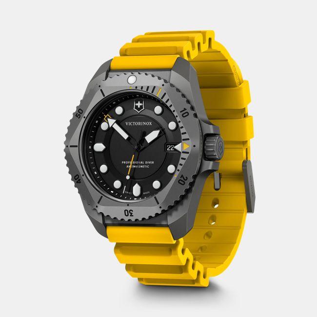 Actual product image Victorinox Dive Pro Quartz (Diving watch, 43 mm)