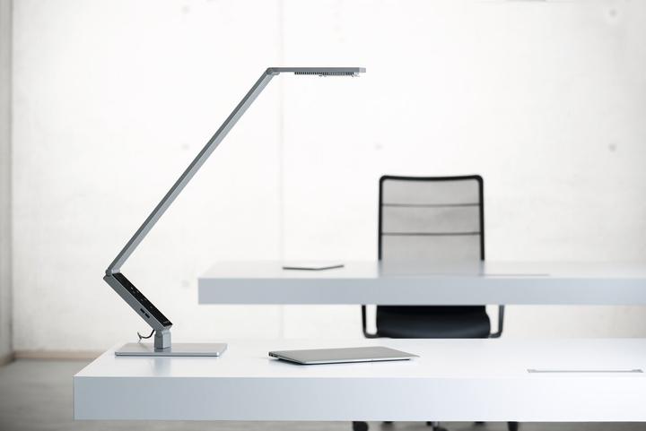 Actual product image Luctra TABLE PRO 2 LINEAR/BASE LED table lamp 945 lm alu (945 lm)