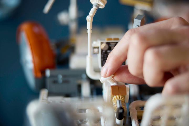 Immagine prodotto LEGO Veicolo roving lunare (LRV) Apollo della NASA (42182, LEGO Technic)