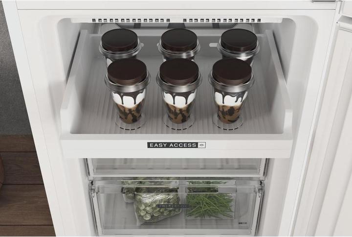 Actual product image Whirlpool W7X 82I W (335 l)