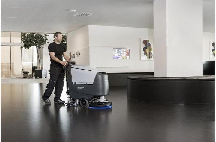Immagine prodotto Nilfisk Lavasciuga batterie SC500 53B piastra, batteria al gel (Lavasciuga pavimenti)