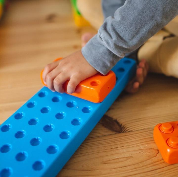 Produktbild Marioinex Bricks Junior Plattform 12 Stück + 16 Blöcke