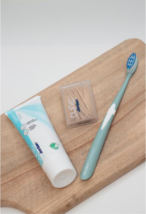 Actual product image Jordan* Clinic Gum Pector Toothbrush Supersoft (Soft, 1 x)