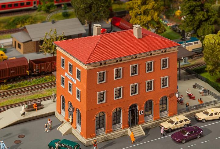 Actual product image Faller 110135 H0 Bavarian train station