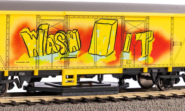 Produktbild Piko H0 54309 H0 Schienenreinigungswagen gelb mit Graffiti der SBB (Spur H0)