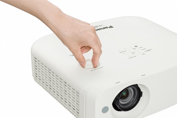 Produktbild Panasonic Pt-Vz580aj (WUXGA, 5000 lm, 1.09 - 1.77:1)