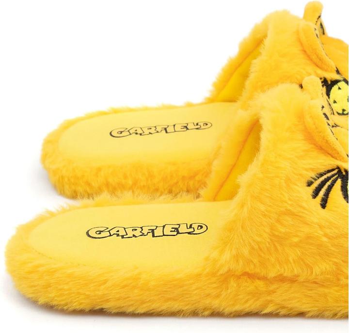 Actual product image Universal Textiles Embroidered slippers (35.5)