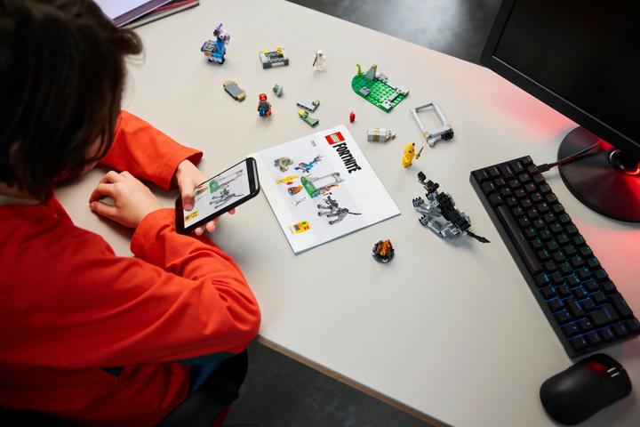 Produktbild LEGO Das Lager von Schali und der Zündkerzenkünstlerin (77075, LEGO Fortnite)