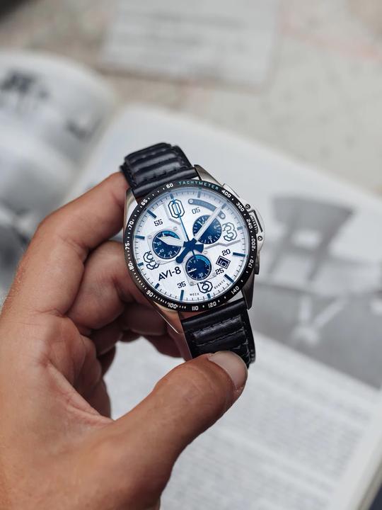 Produktbild AVI-8 AV-4077-01 P-51 Mustang Chronograph 43mm 5ATM (Analoguhr, 43 mm)