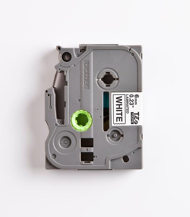Produktbild Brother TZe-211 (0.60 cm, Schwarz, Weiss)