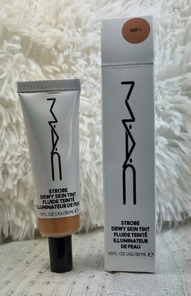 Produktbild MAC Cosmetics Strobe Dewy Skin Tint Nr. 02 - Deep (Nr. 02 - Deep)