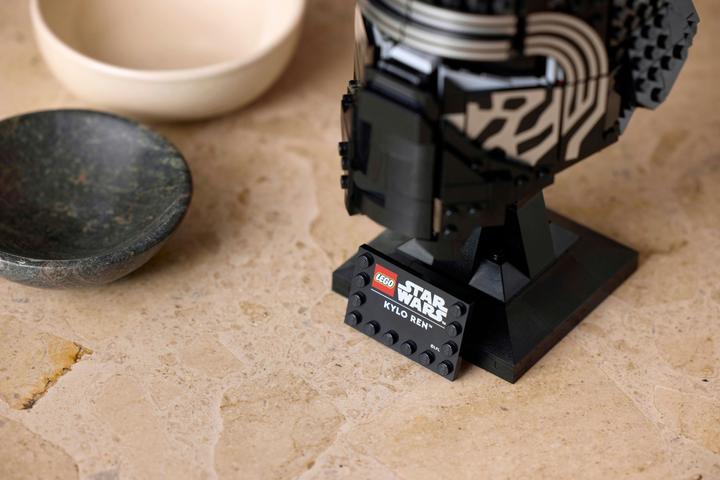 Immagine prodotto LEGO Star Wars - Kylo Ren Helm 18+(75415) (75415, LEGO Star Wars)