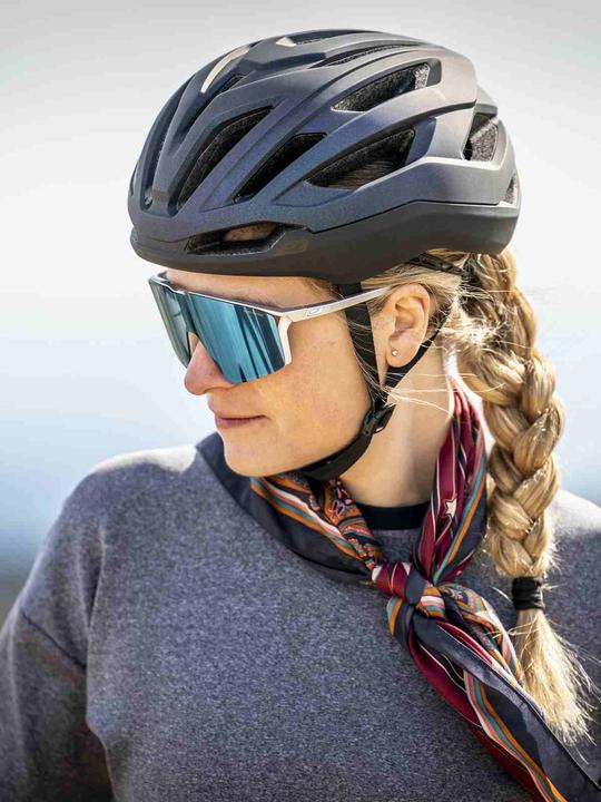 Actual product image Julbo Edge sports glasses (Silver, White, Blue)