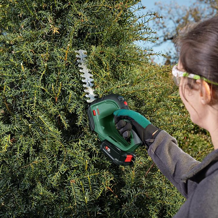 Produktbild Bosch Home & Garden AdvancedShear 18V-10 (Akkuheckenschere)