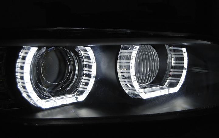 Produktbild Sonar Clothing BMW E92 - Xenon Angel Eyes Scheinwerfer