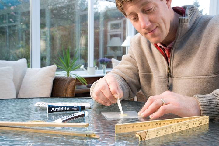 Actual product image Araldite Standard adhesive (60 g, 15 ml)