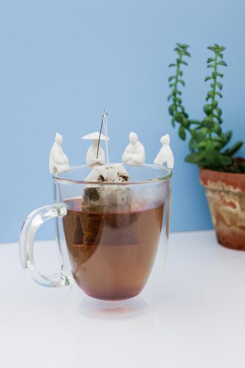Actual product image Kikkerland Fisherman