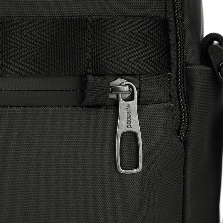 Actual product image Pacsafe Metrosafe X Vertical Umhängetasche