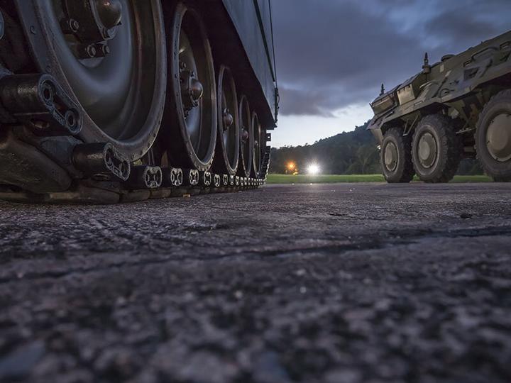 Produktbild Smartbox Apokas Paintball Park: Fahrerlebnis auf einem Infanteriepanzer (1 Pers.)