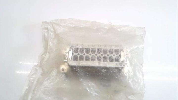Immagine prodotto Harting 09 33 016 2701