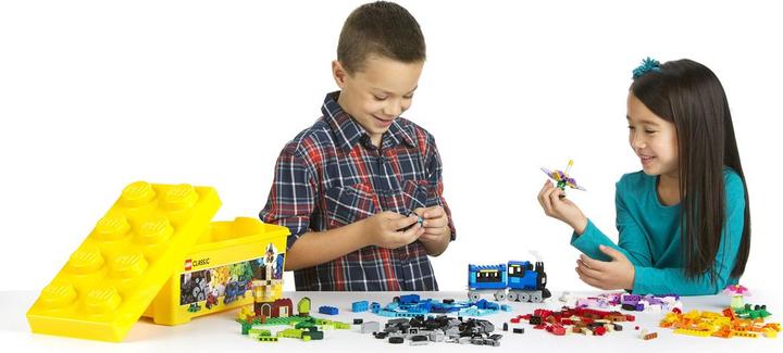 Actual product image LEGO Medium size device box (10696, LEGO Classic)