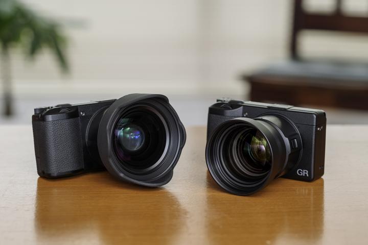Image du produit RICOH GR IIIx (40 mm, 24.20 Mpx, APS-C / DX)