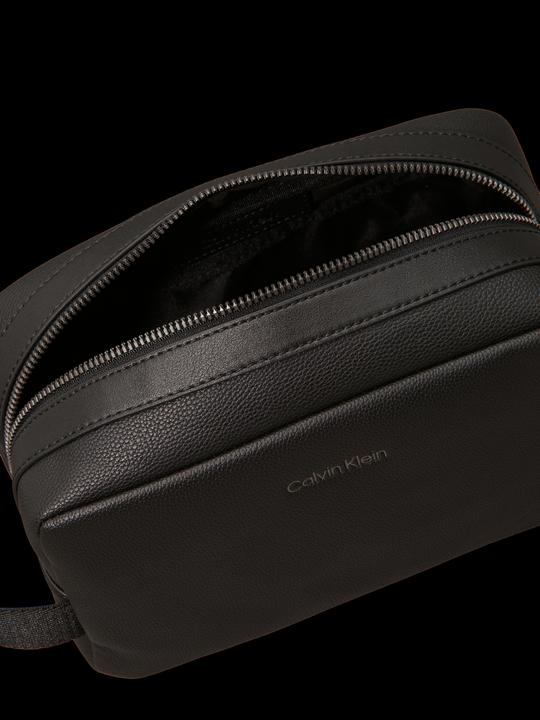 Produktbild Calvin Klein Warmth Washbag (51% RECYCLED POLYESTER, 49% POLYURETHANE)