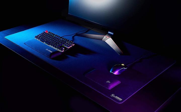 Produktbild Glorious PC Gaming Race Extended (3XL)