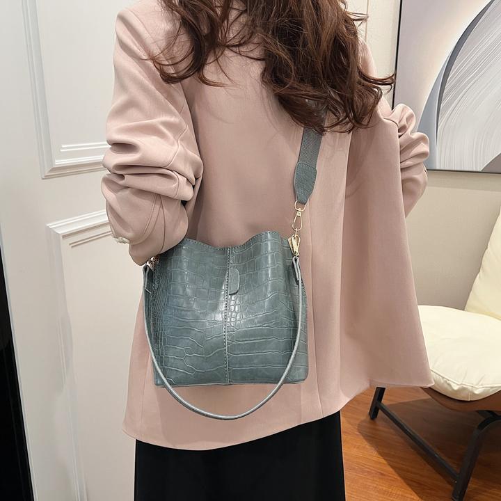 Image du produit Only-Bags.Store Sac à dos avec motif crocodile - Sac polyvalent à bandoulière et à bandoulière croisée