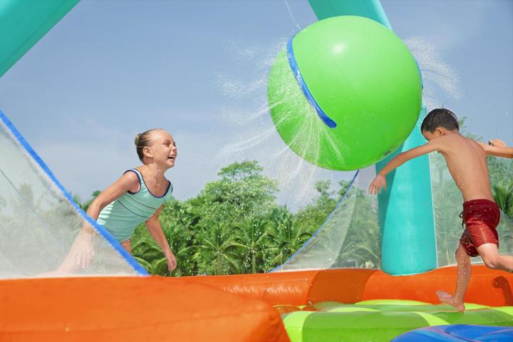 Produktbild Bestway aufblasbares Spielcenter Dodge & Drench Water Park, 4,5 x 4,5 x 2,68 m, 53383
