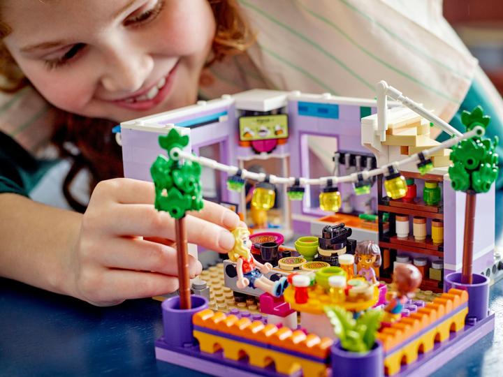 Produktbild LEGO Heartlake City Gemeinschaftsküche (41747, LEGO Friends)