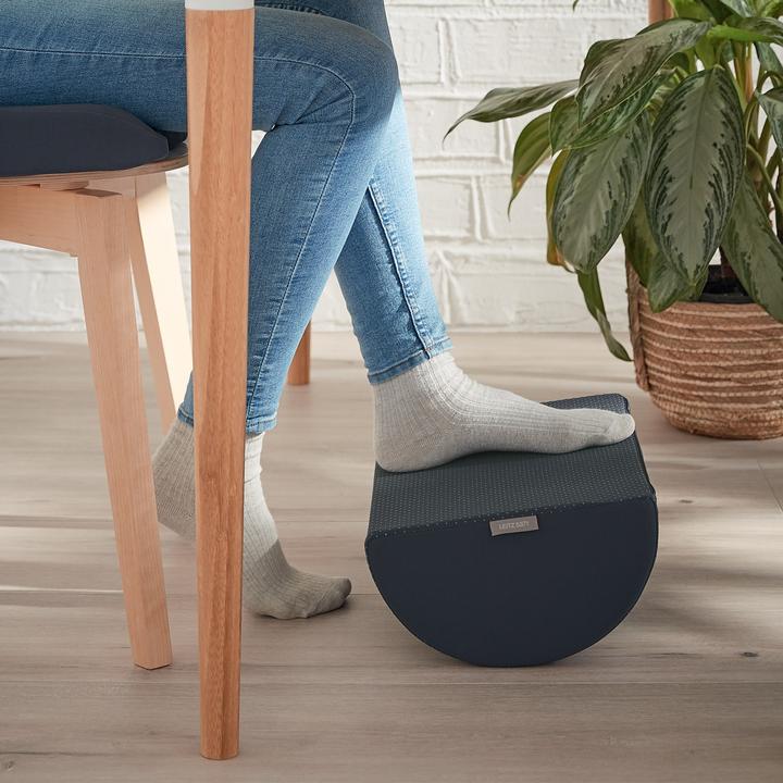 Actual product image Leitz Ergo Cosy footrest (26 x 14 x 40.5 cm)