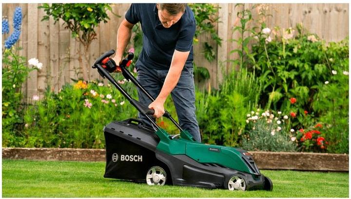 Actual product image Bosch Home & Garden Akku-Rasenmäher AdvancedRotak 36V-40-650, 2 x Akku 36V 4,0Ah (Rechargeable battery operated)